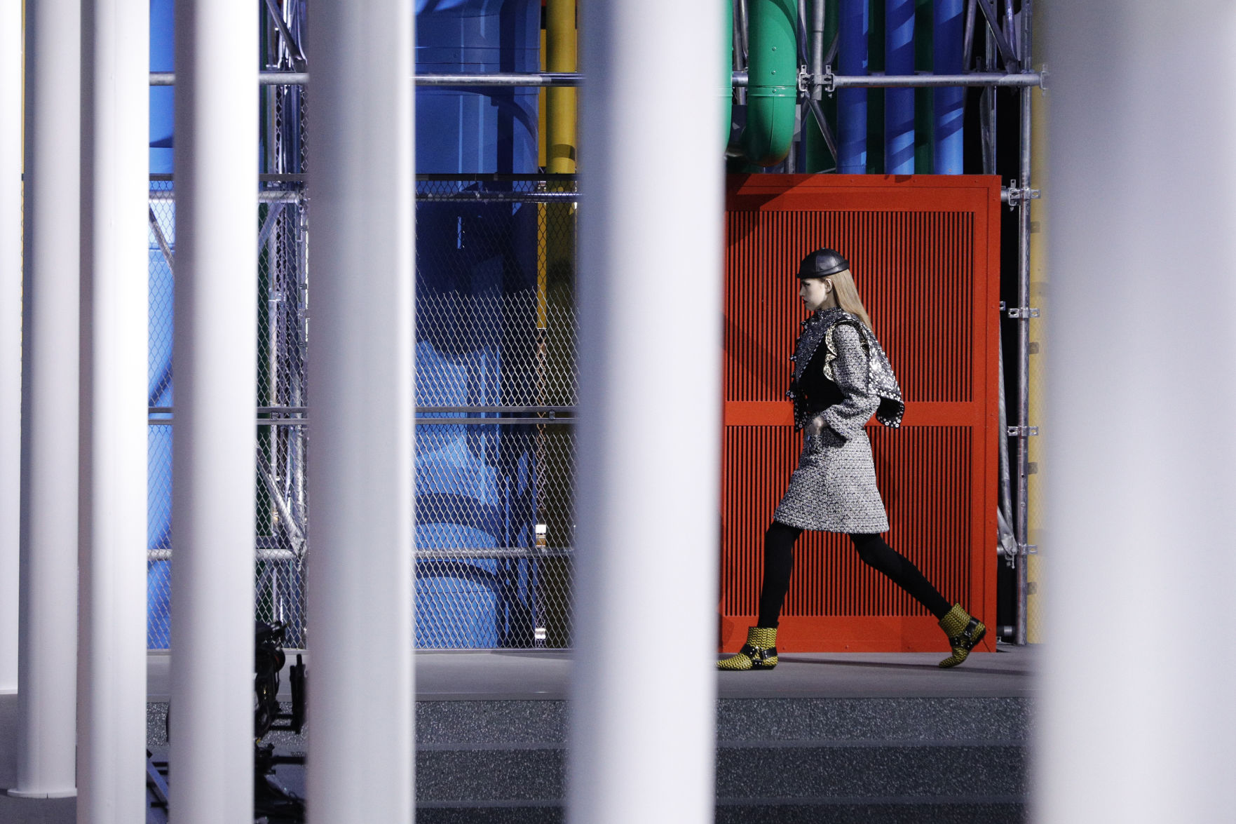 Paris Fashion 2019 F/W Vuitton